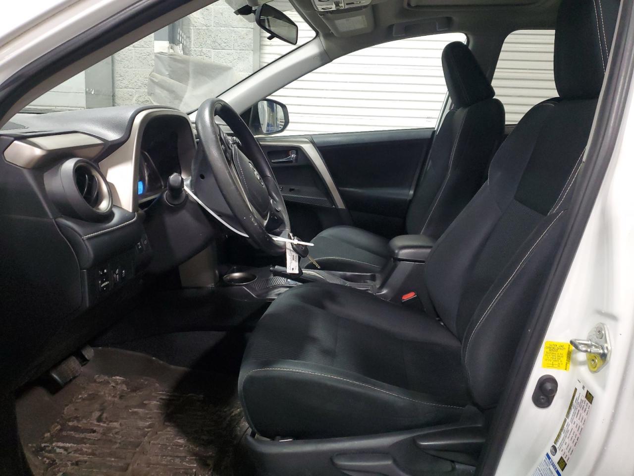 2015 TOYOTA RAV4 XLE - Фото 7
