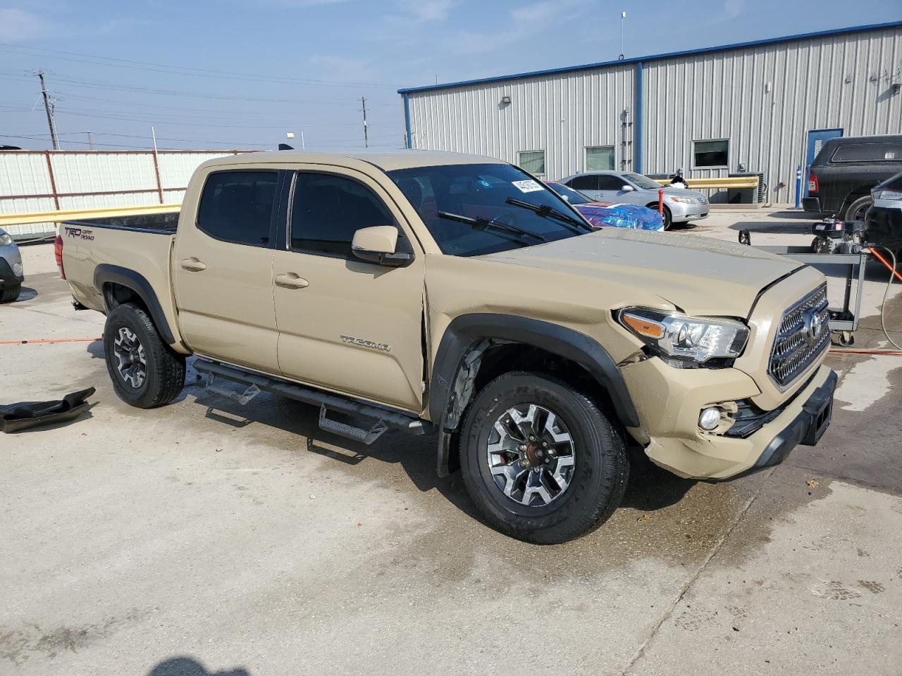 2017 TOYOTA TACOMA DOU - Фото 4
