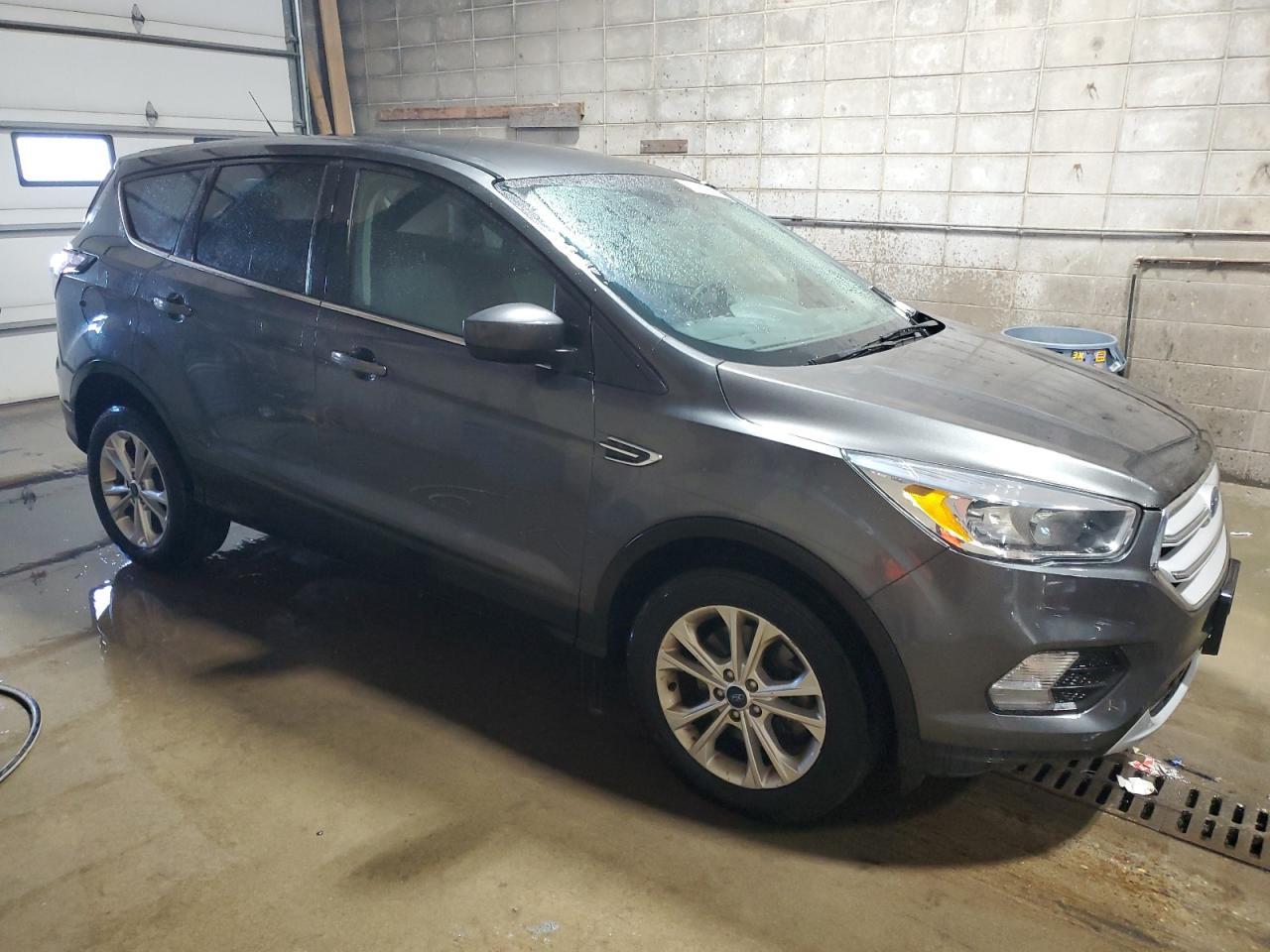 2017 FORD ESCAPE SE - Фото 4