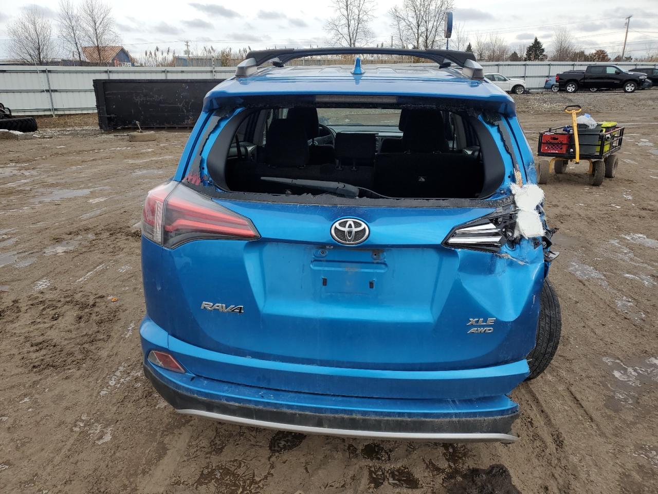 2016 TOYOTA RAV4 XLE - Image 6