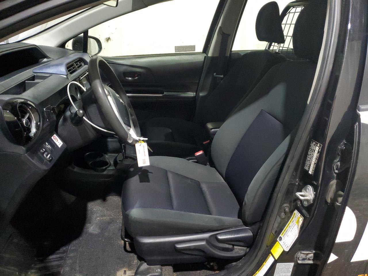 2016 TOYOTA PRIUS C - Image 7