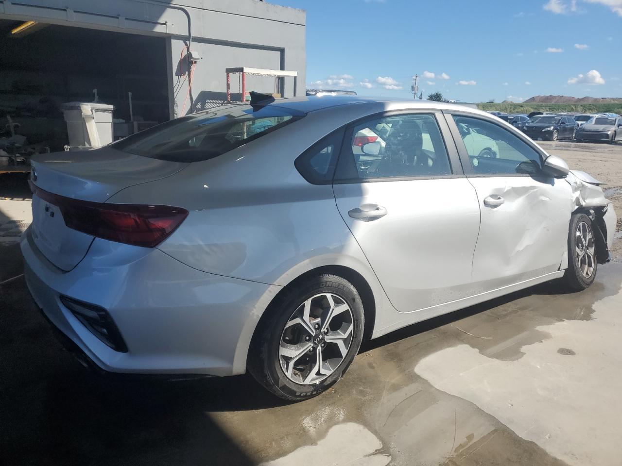 2021 KIA FORTE FE - Image 3