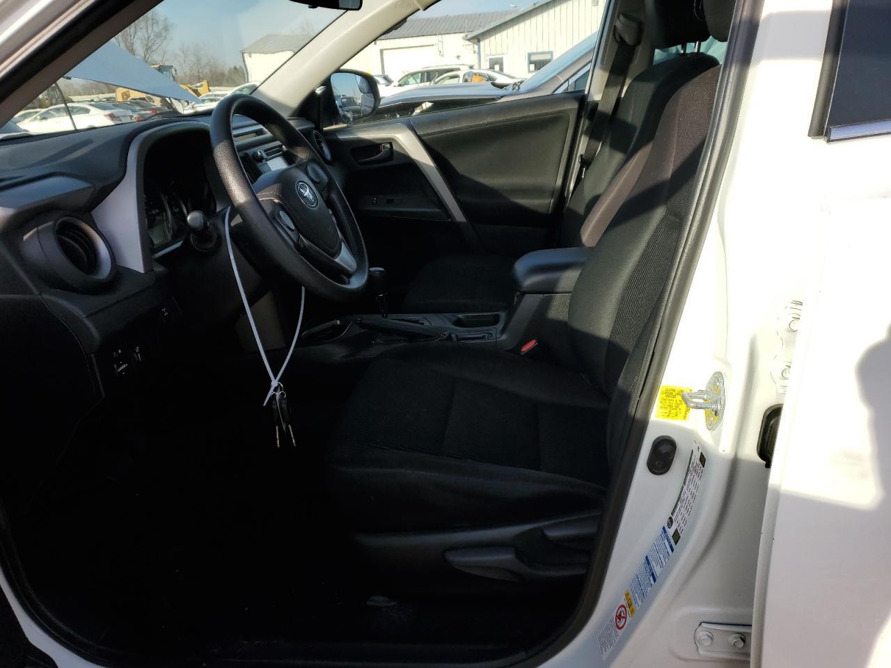 2016 TOYOTA RAV4 LE - Фото 7