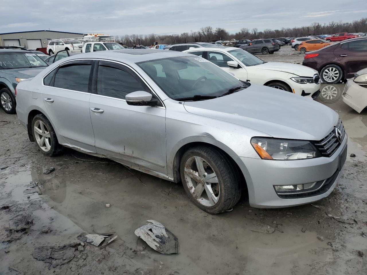 2013 VOLKSWAGEN PASSAT SEL - Фото 4