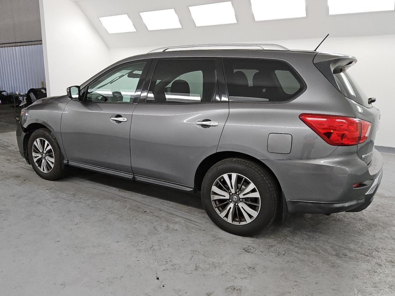 2017 NISSAN PATHFINDER - Фото 2