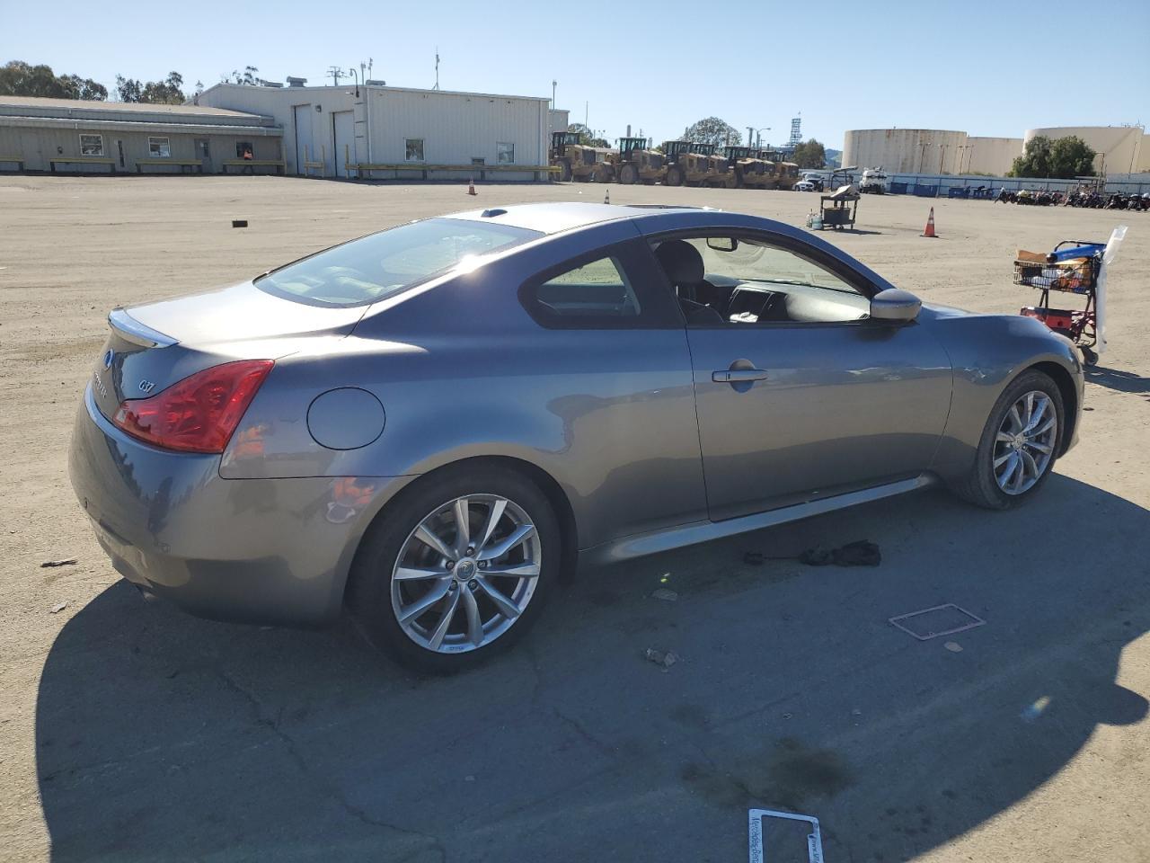 2012 INFINITI G37 BASE - Фото 3