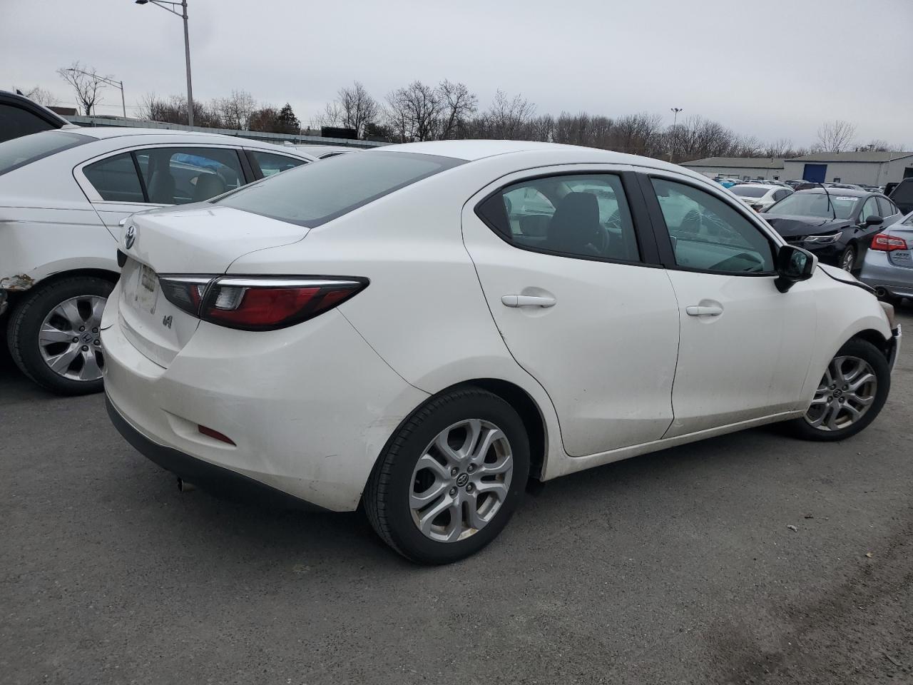 2017 TOYOTA YARIS IA - Image 3