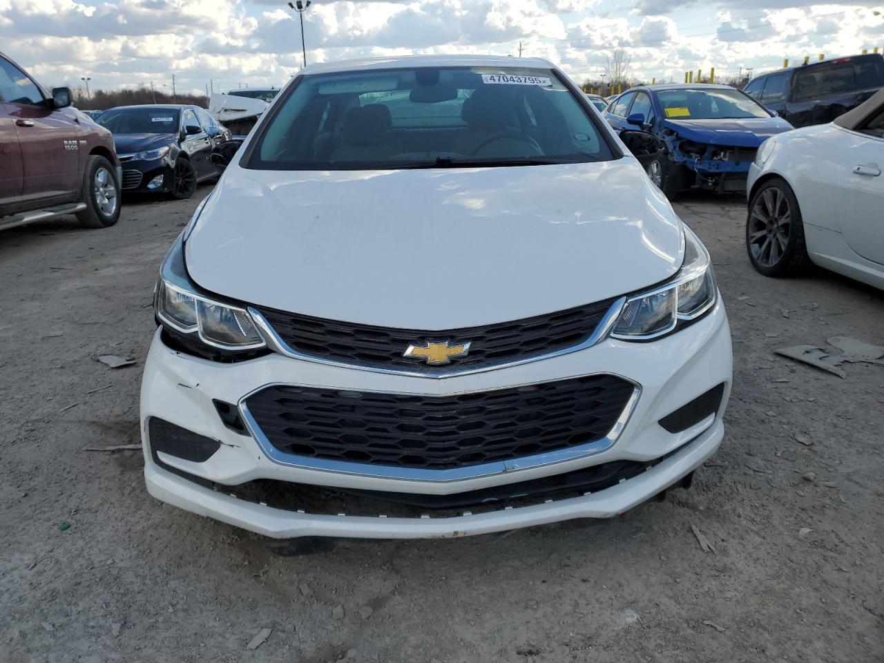 2017 CHEVROLET CRUZE LS - Фото 5