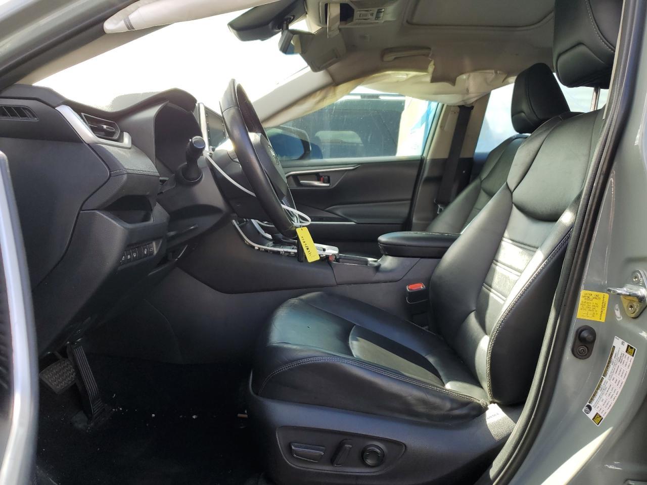 2020 TOYOTA RAV4 XLE P - Image 7