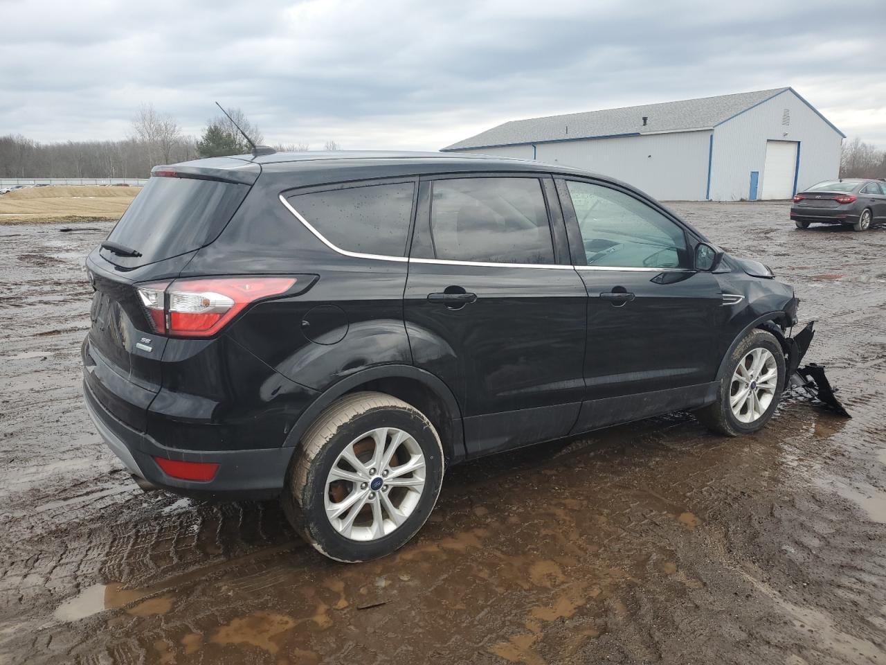 2017 FORD ESCAPE SE - Image 3