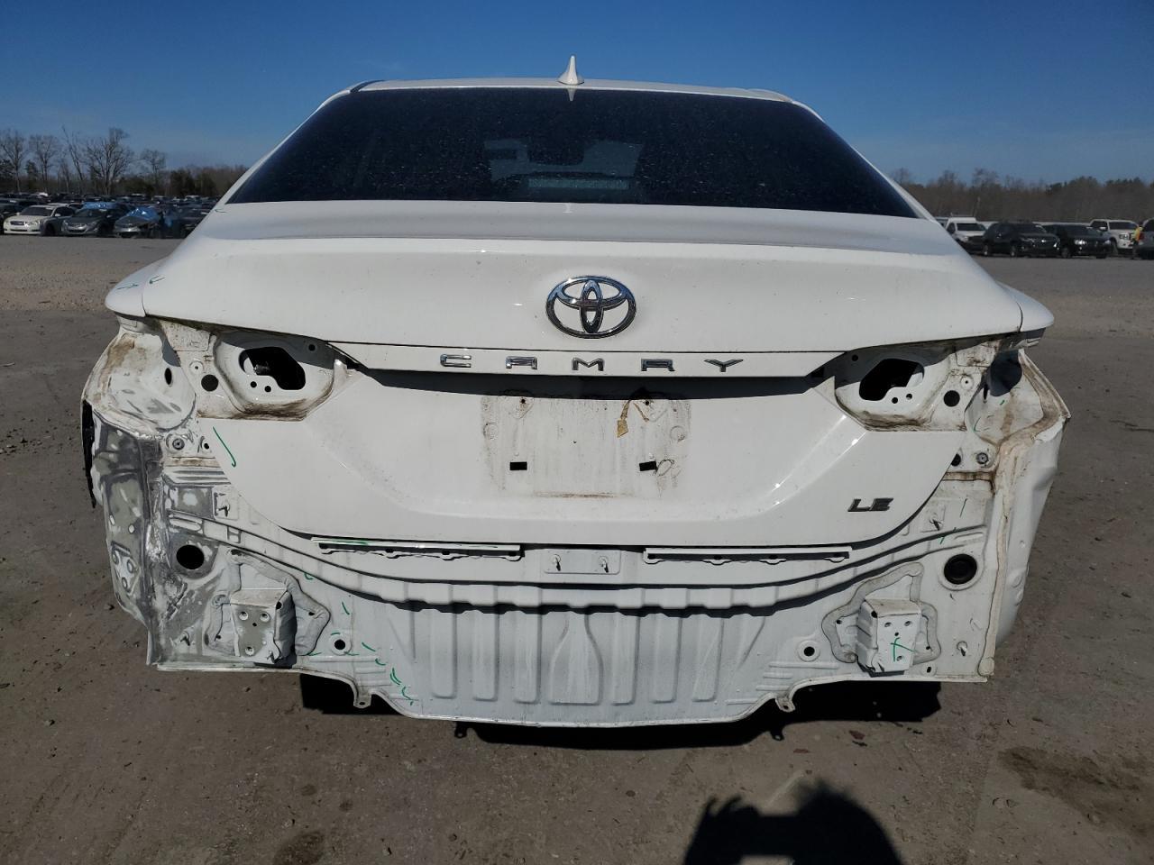 2020 TOYOTA CAMRY LE - Фото 6