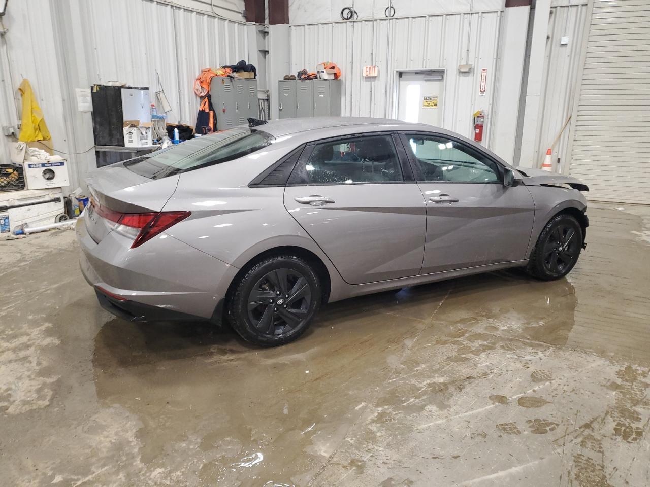 2022 HYUNDAI ELANTRA SE - Фото 3