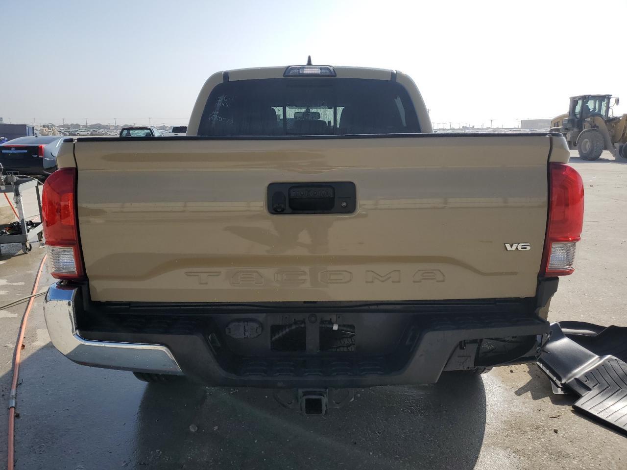 2017 TOYOTA TACOMA DOU - Фото 6