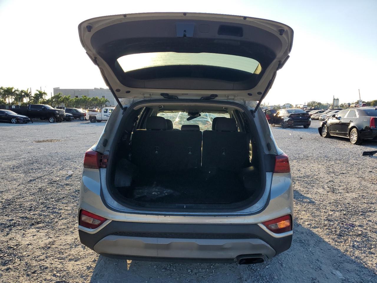 2020 HYUNDAI SANTA FE S - Image 6