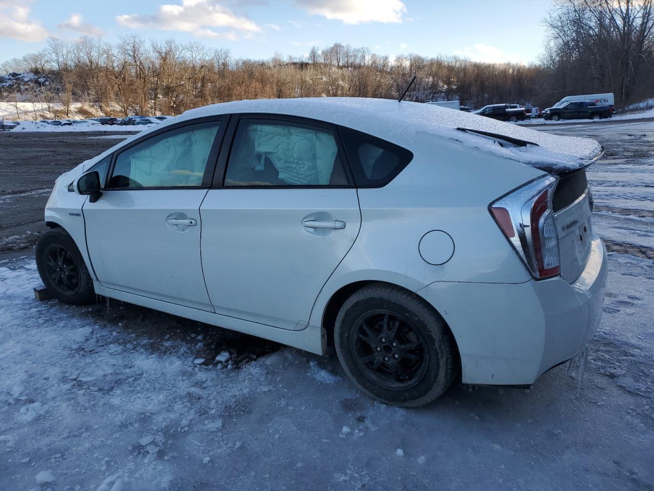 2015 TOYOTA PRIUS - Фото 2