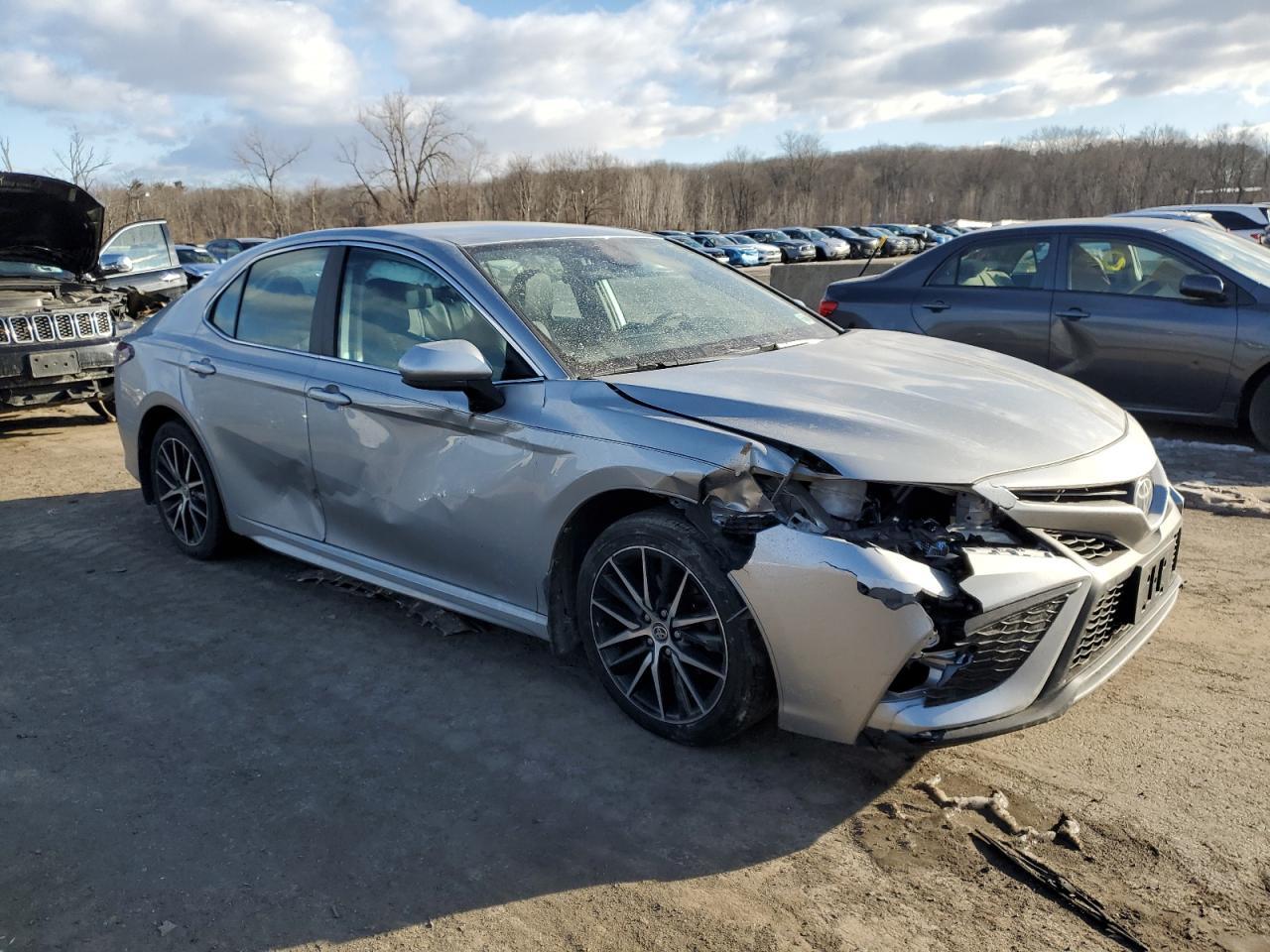 2021 TOYOTA CAMRY SE - Image 4