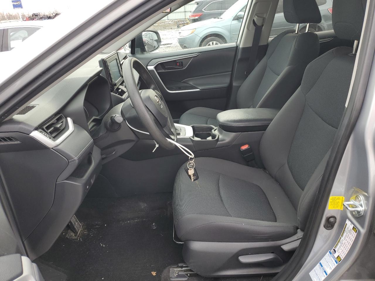 2021 TOYOTA RAV4 LE - Фото 7