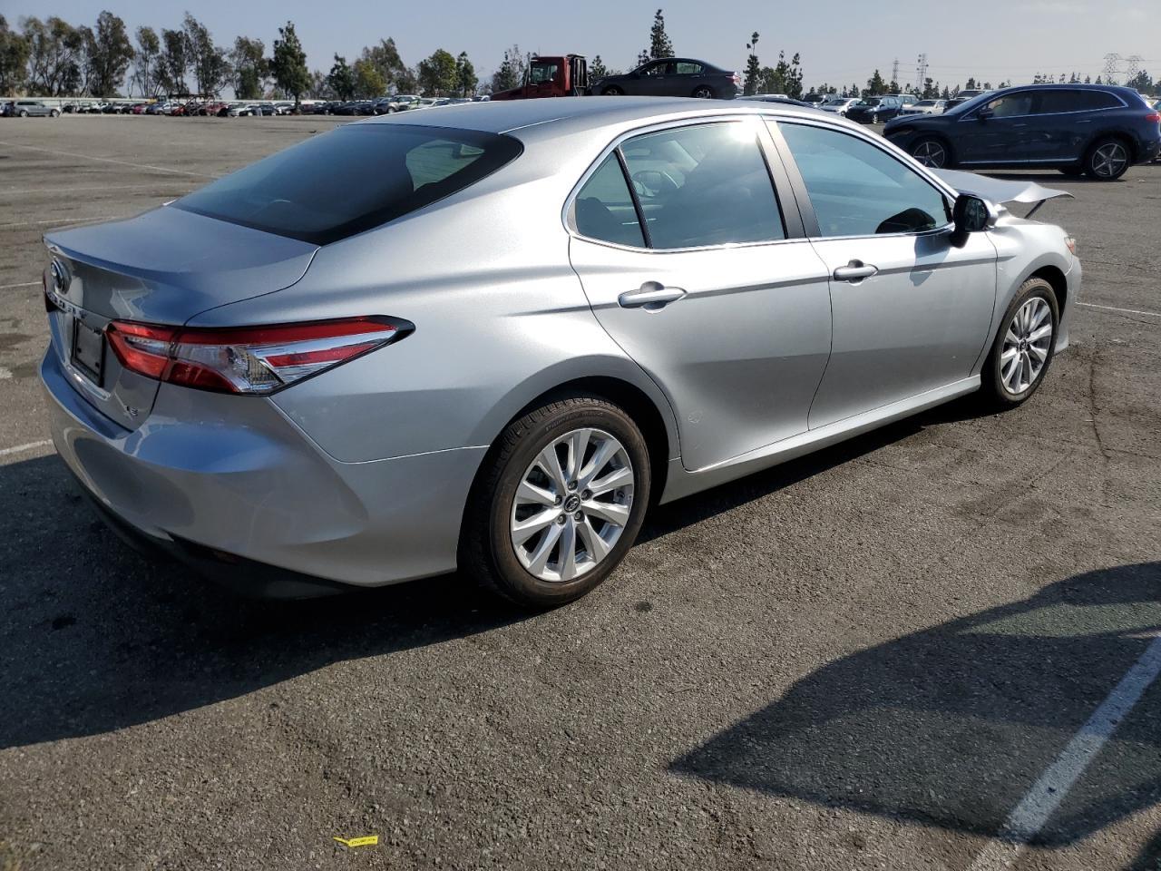 2018 TOYOTA CAMRY L - Фото 3