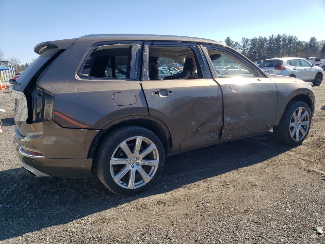 2016 VOLVO XC90 T6 - Image 3