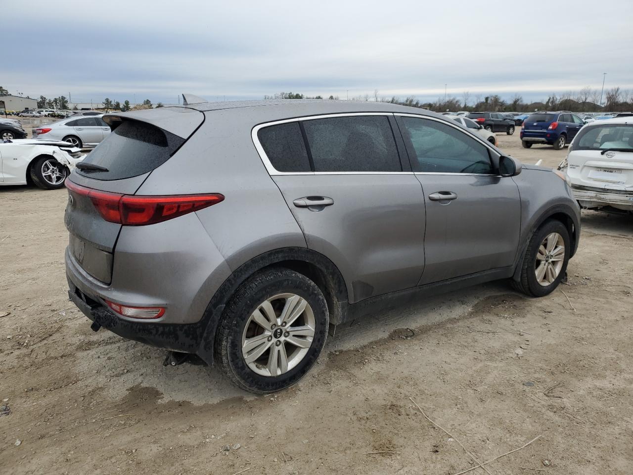 2017 KIA SPORTAGE L - Image 3