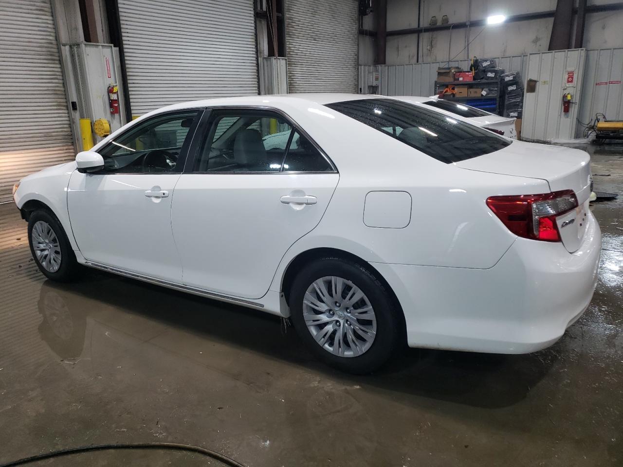 2014 TOYOTA CAMRY L - Фото 2