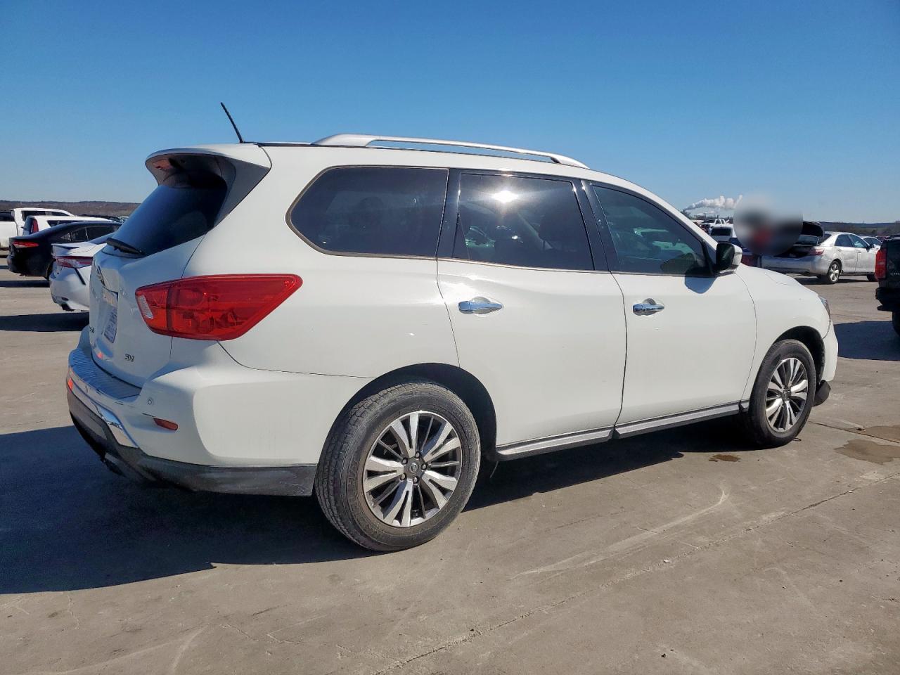 2018 NISSAN PATHFINDER - Фото 3