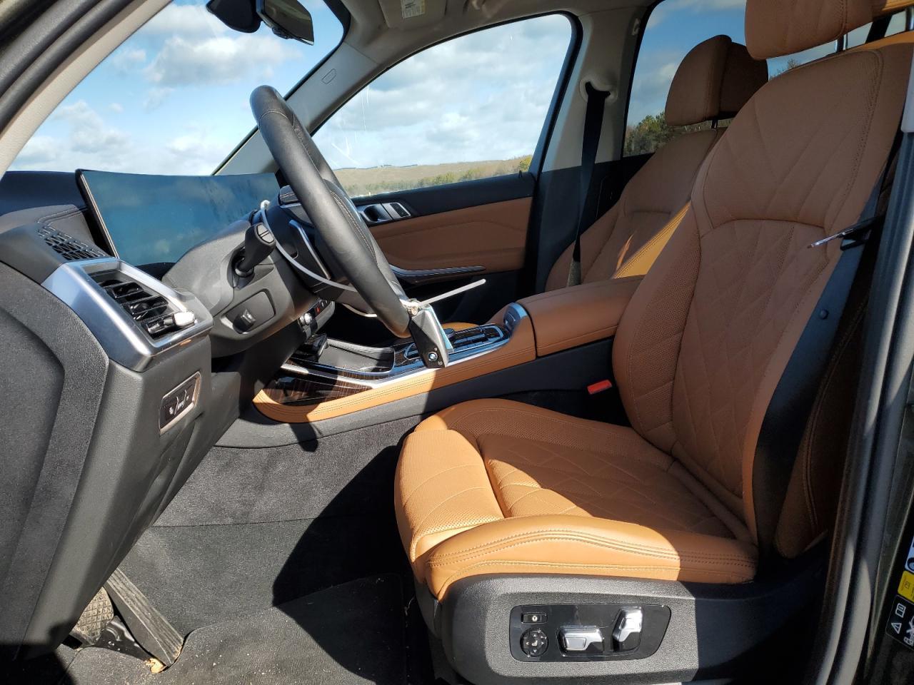2024 BMW X7 XDRIVE4 - Image 7