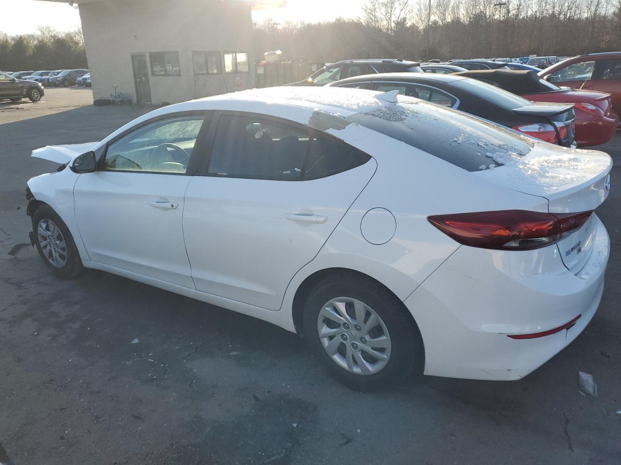 2017 HYUNDAI ELANTRA SE - Фото 2