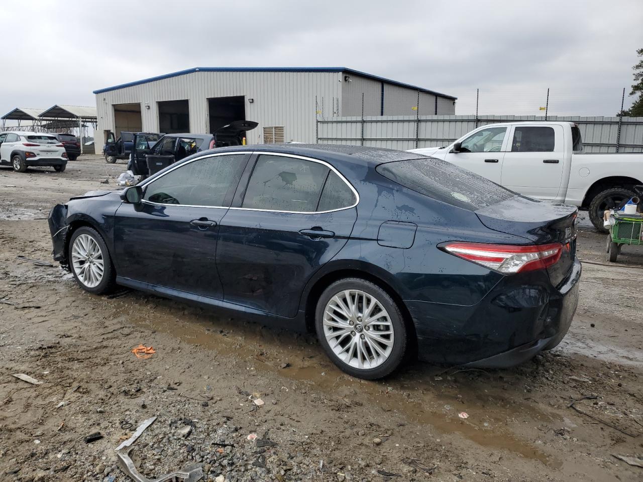 2018 TOYOTA CAMRY L - Фото 2