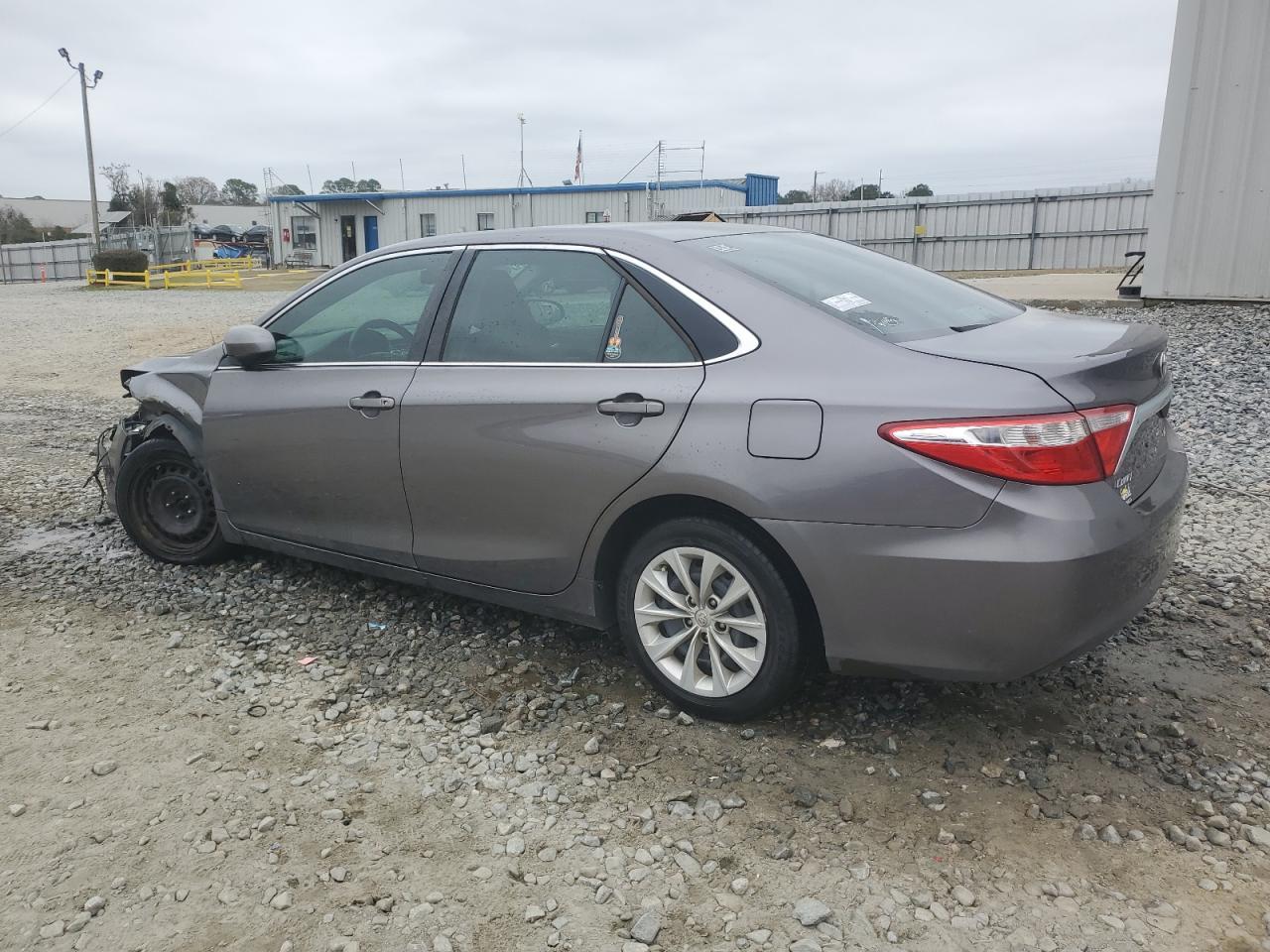 2016 TOYOTA CAMRY LE - Фото 2