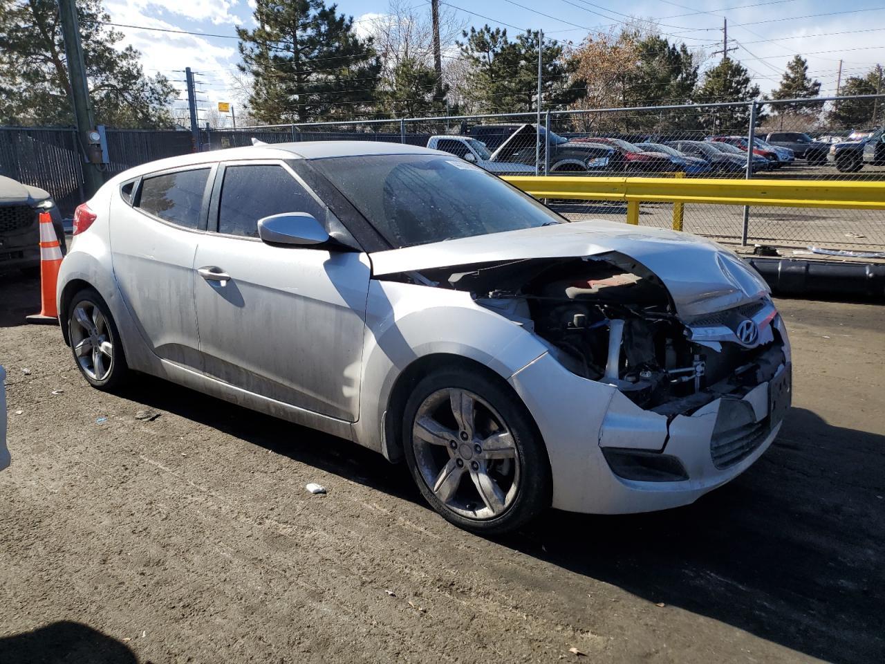 2013 HYUNDAI VELOSTER - Фото 4