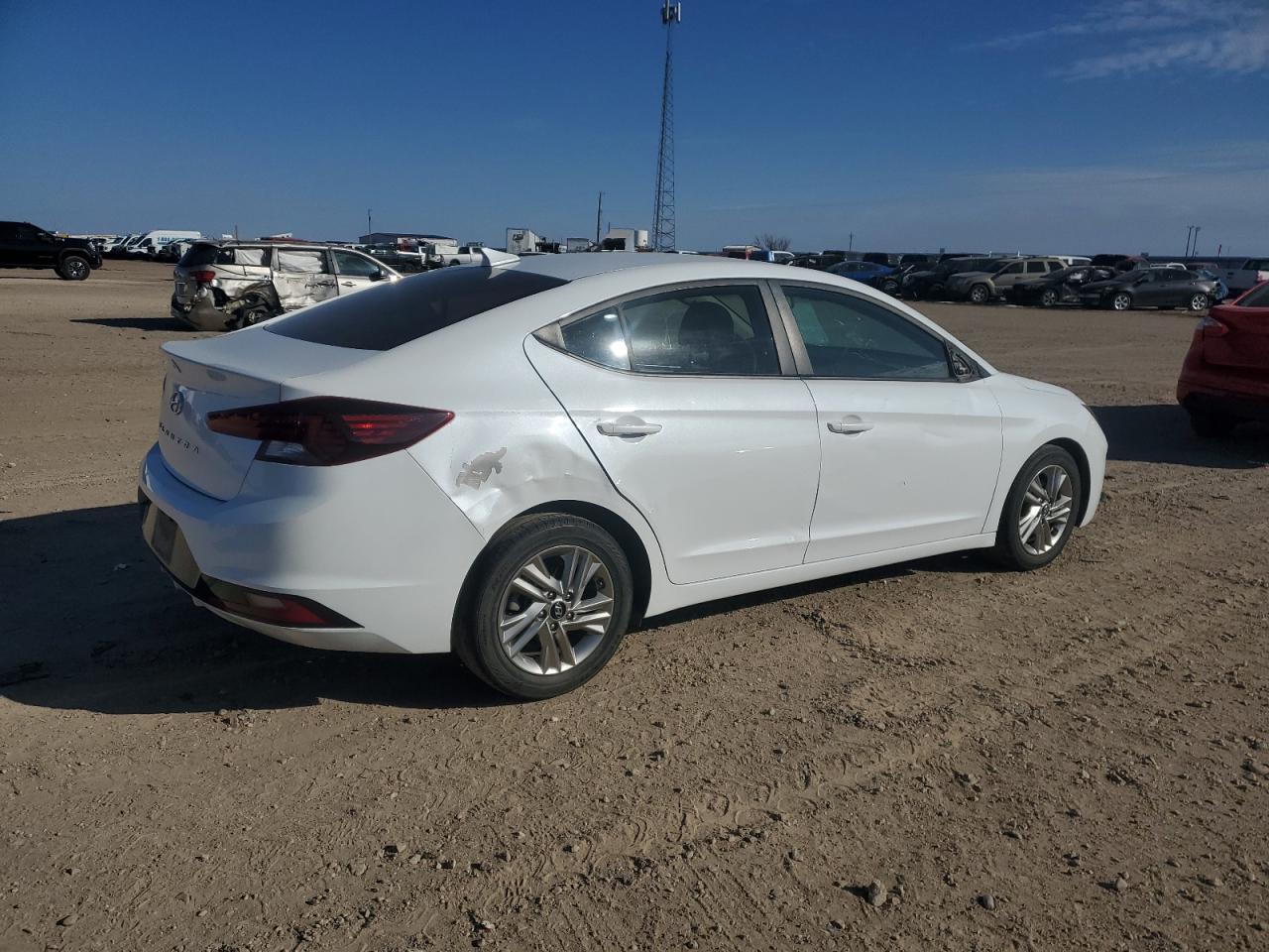 2019 HYUNDAI ELANTRA SE - Фото 3