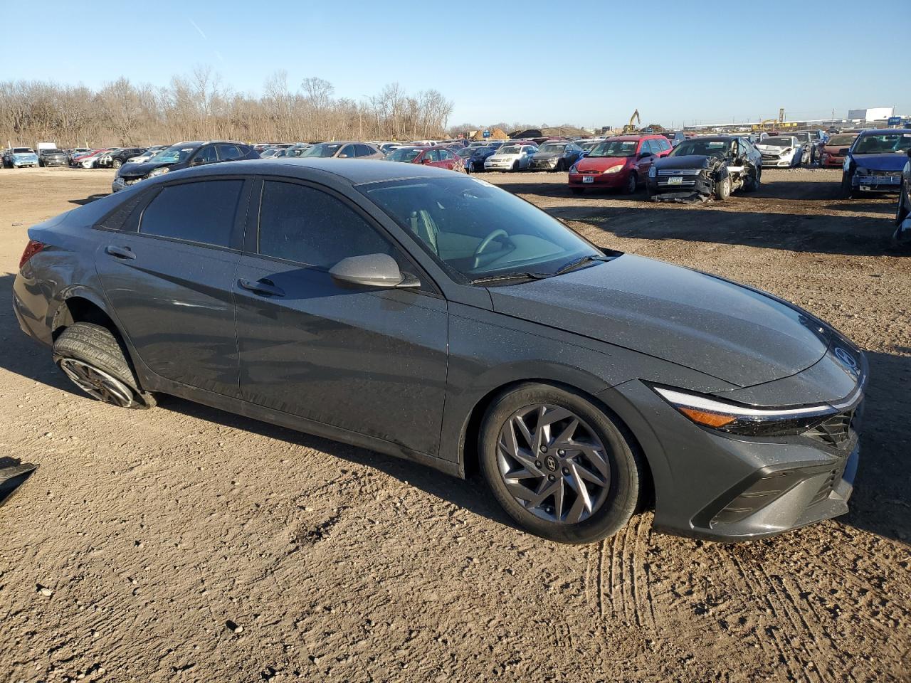 2024 HYUNDAI ELANTRA SE - Фото 4
