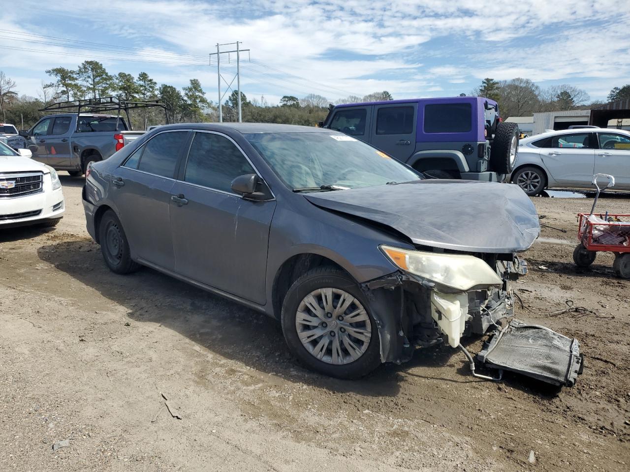 2014 TOYOTA CAMRY L - Image 4