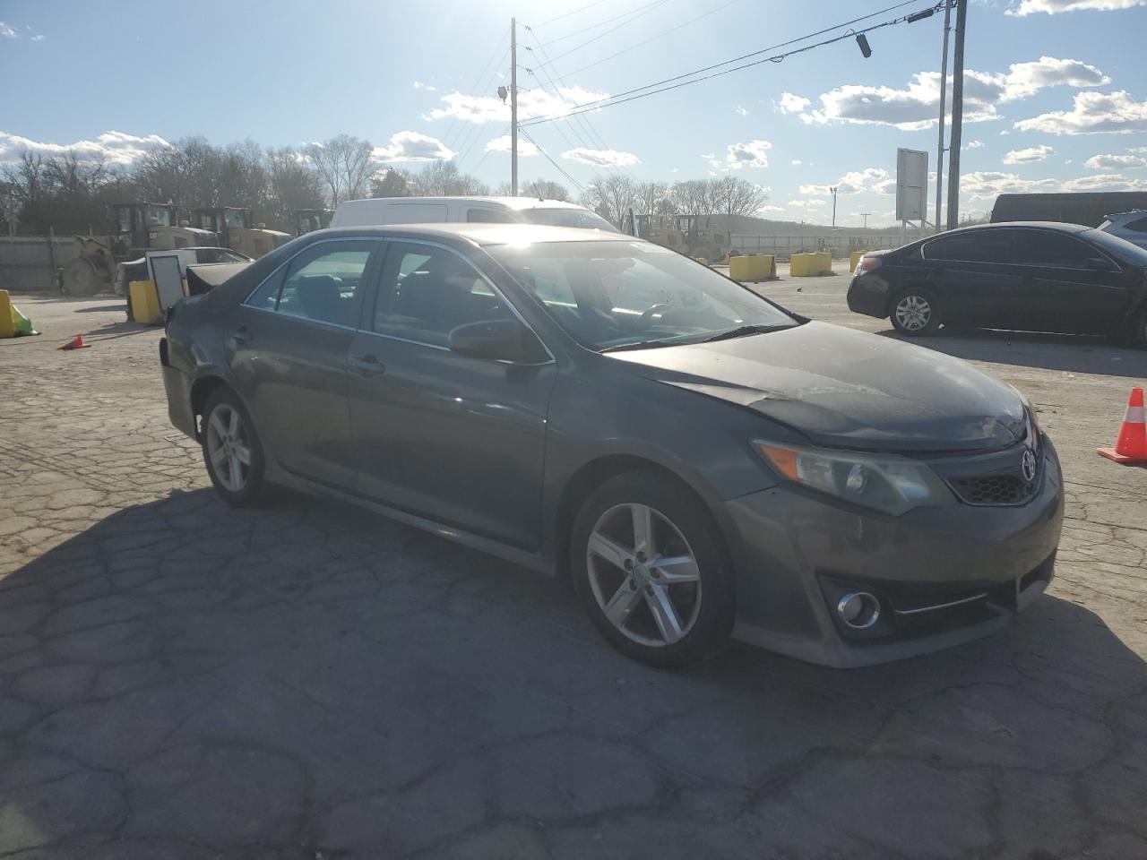 2014 TOYOTA CAMRY L - Image 4