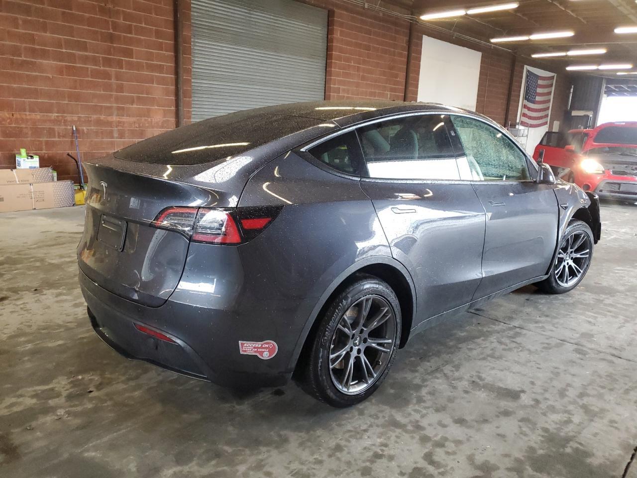 2024 TESLA MODEL Y - Image 3