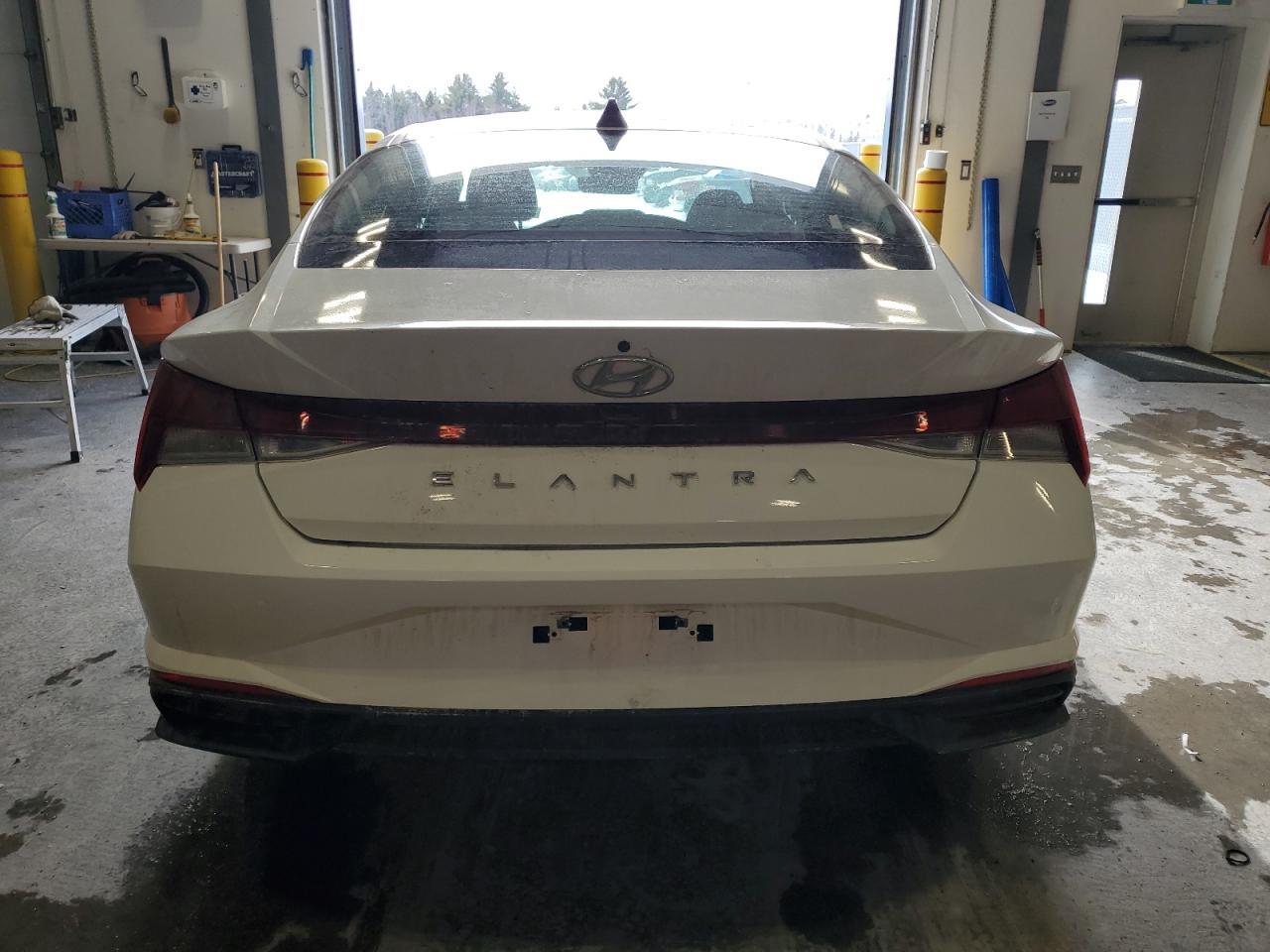2023 HYUNDAI ELANTRA SE - Фото 6