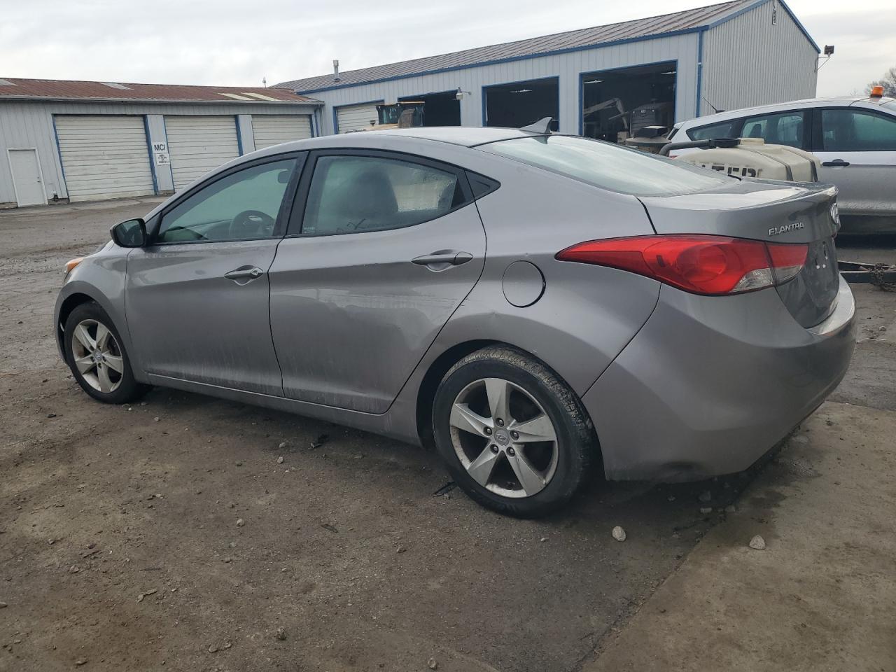 2011 HYUNDAI ELANTRA GL - Image 2