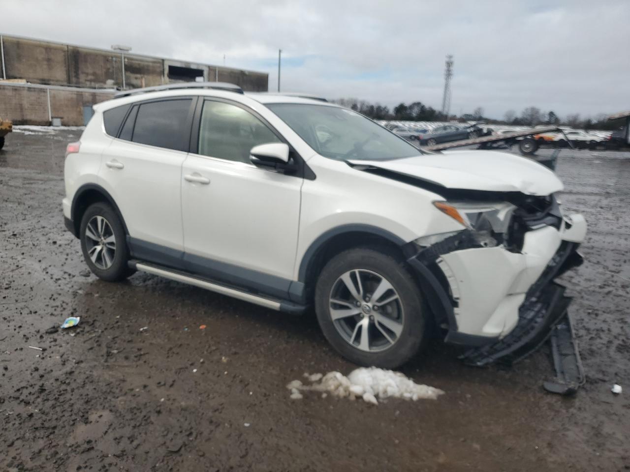 2017 TOYOTA RAV4 XLE - Image 4