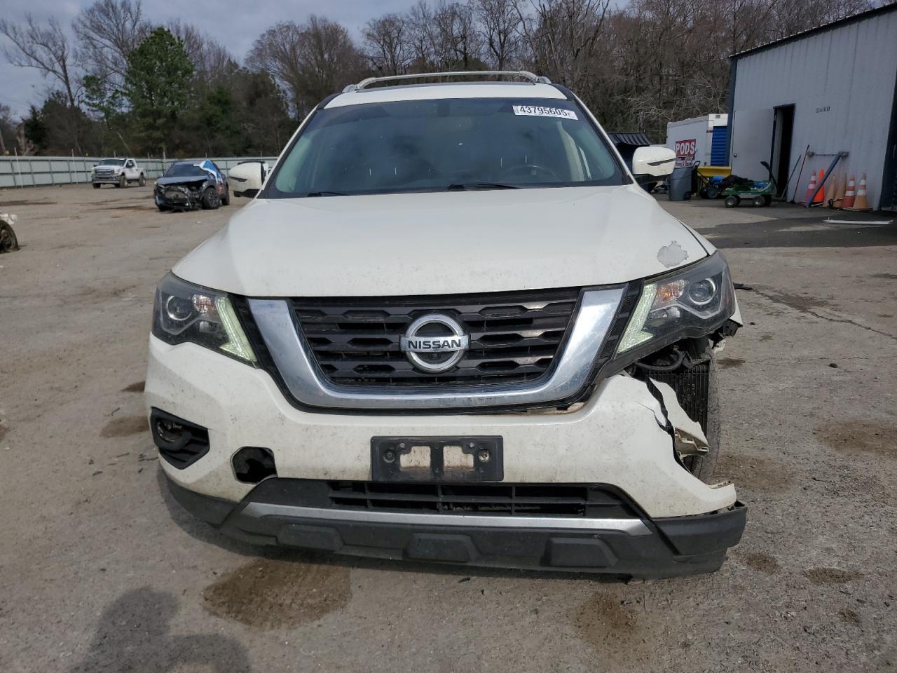 2017 NISSAN PATHFINDER - Фото 5