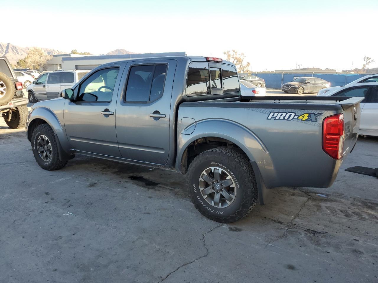 2017 NISSAN FRONTIER S - Фото 2