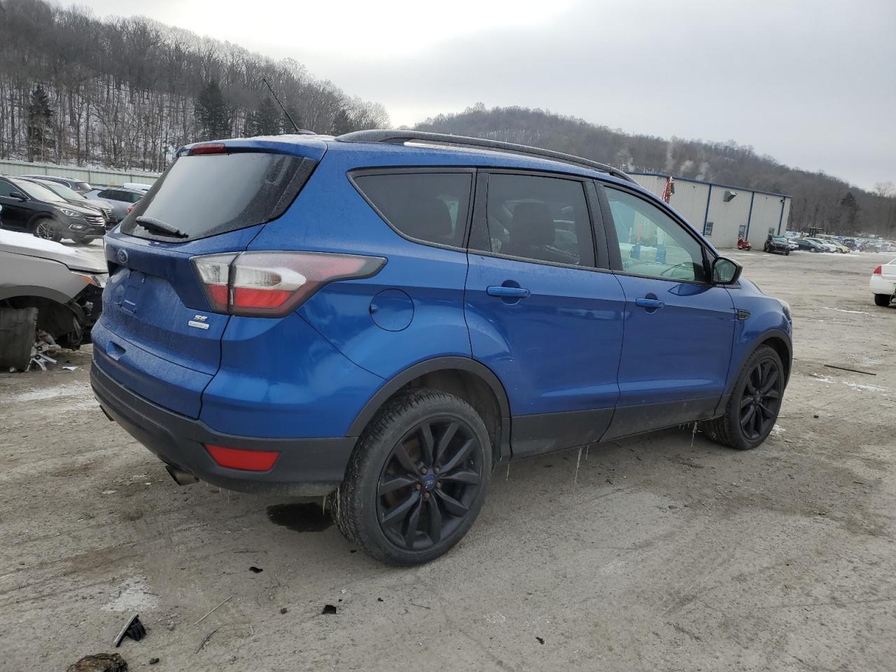2017 FORD ESCAPE SE - Фото 3