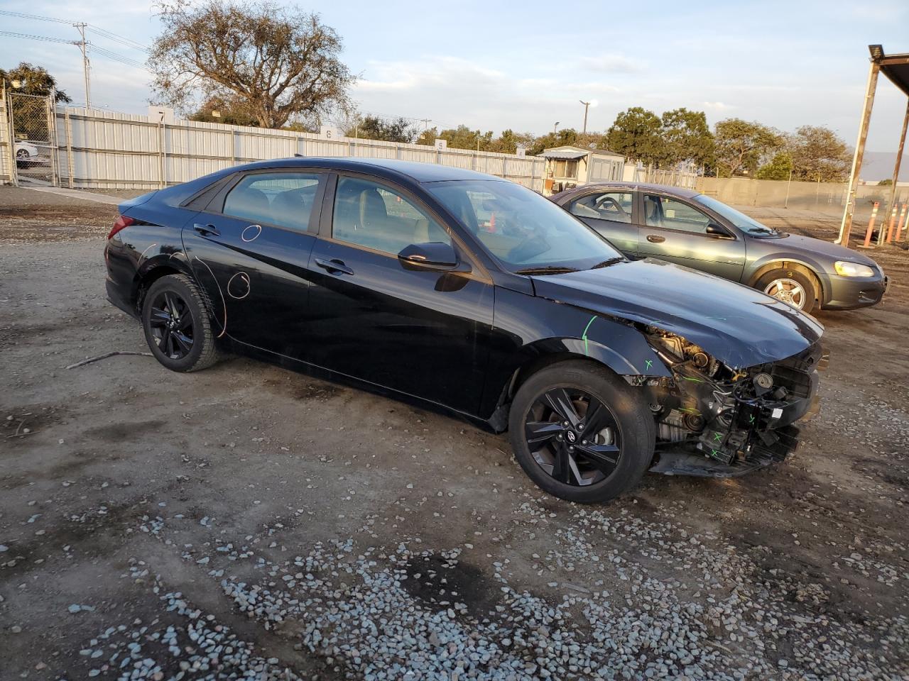 2022 HYUNDAI ELANTRA SE - Image 4