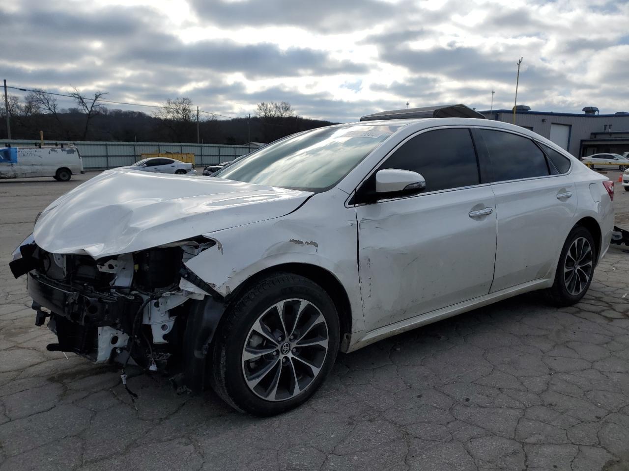2016 TOYOTA AVALON XLE