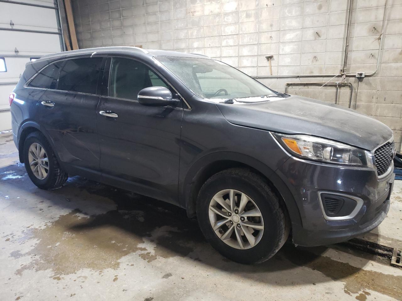 2016 KIA SORENTO LX - Image 4