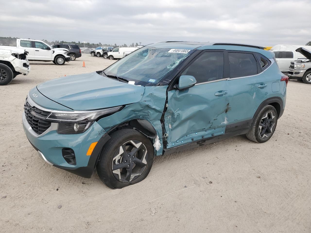 2024 KIA SELTOS EX