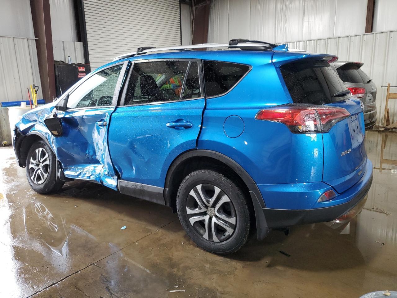 2016 TOYOTA RAV4 LE - Фото 2