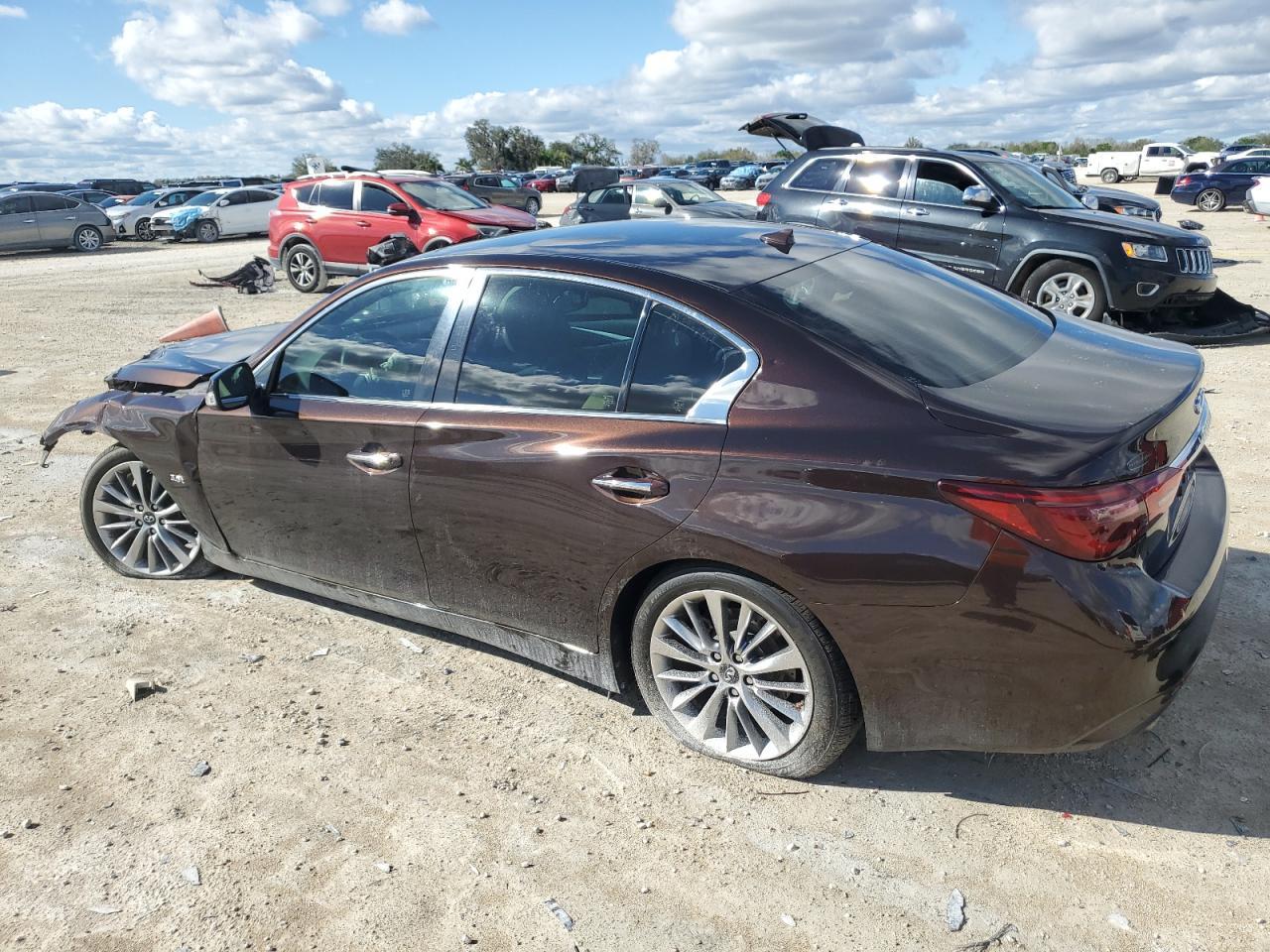 2018 INFINITI Q50 LUXE - Фото 2