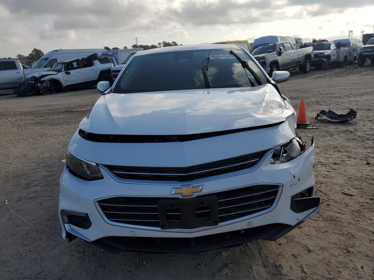 2017 CHEVROLET MALIBU LT - Image 5