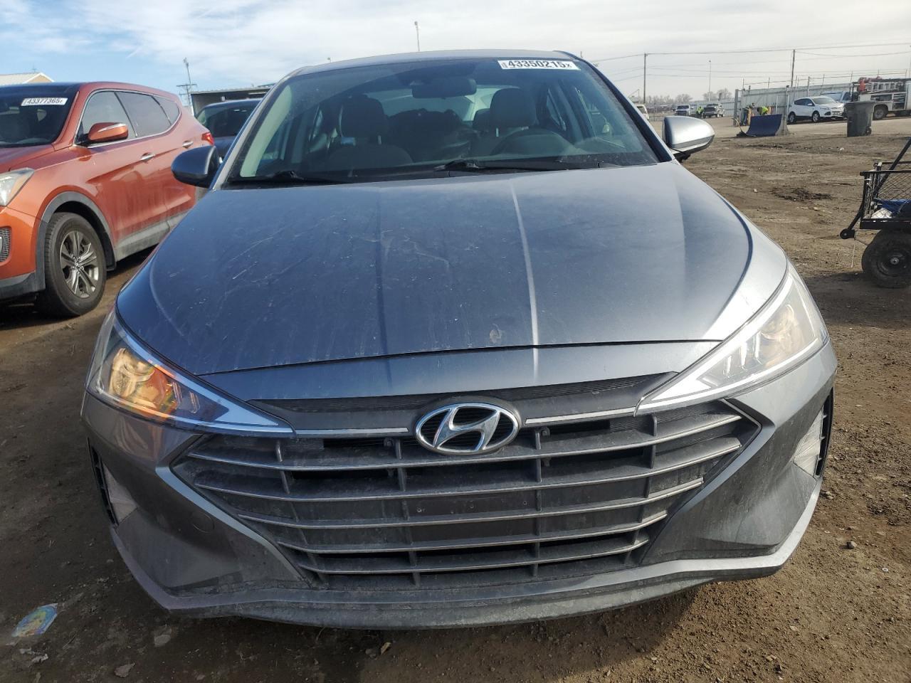 2019 HYUNDAI ELANTRA SE - Image 5